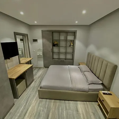 At U.s Embassy 02 شقة تيرانا