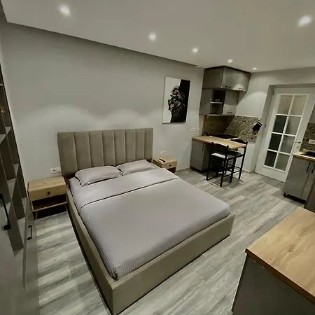 At U.s Embassy 02 Lägenhet